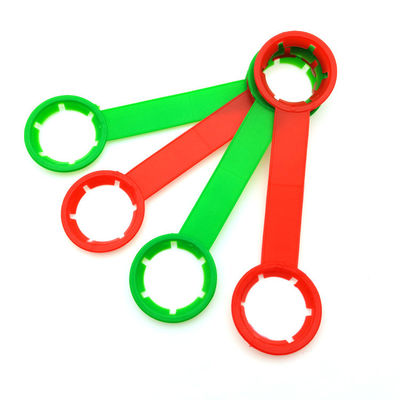 Asa para botella de plástico personalizable con diámetro de 28-32 mm